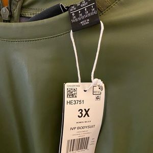 PLUS SIZE IVY PARK!!!  Unworn and tags on!!!